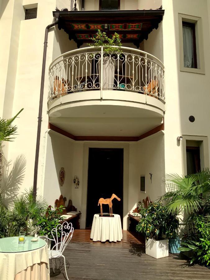 Sembenini Palace